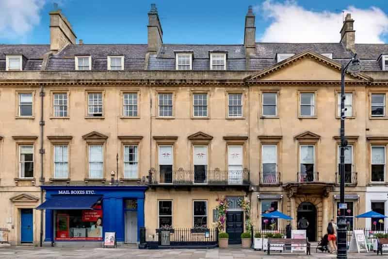 2 Bedroom Penthouse City Centre Apartment to Rent