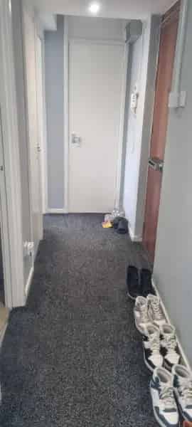 Large One Bed Flat New Kitchen and Bathroom Residential Parking
