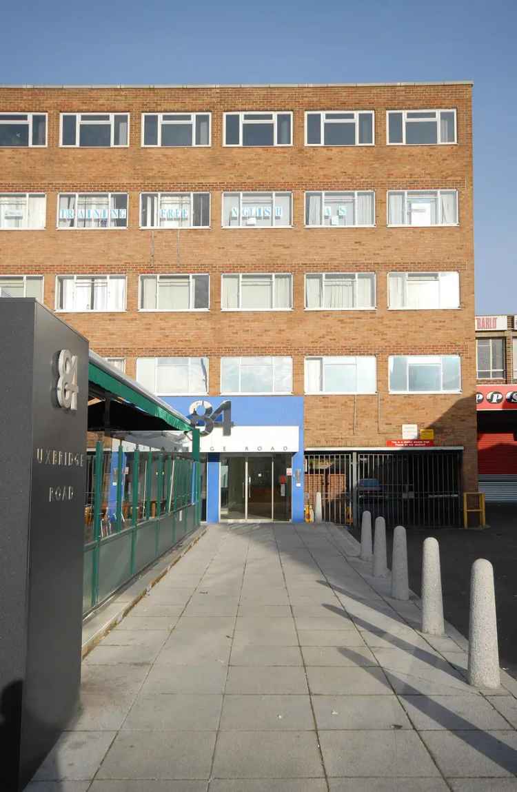Commercial property For Rent , 82-84, Cricklewood Broadway, London, England