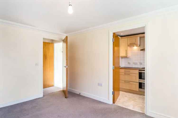 1 Bedroom Flat For Sale Chain Free Near Town Centre