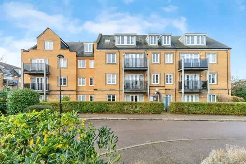 Flat For Sale , East Hertfordshire, England