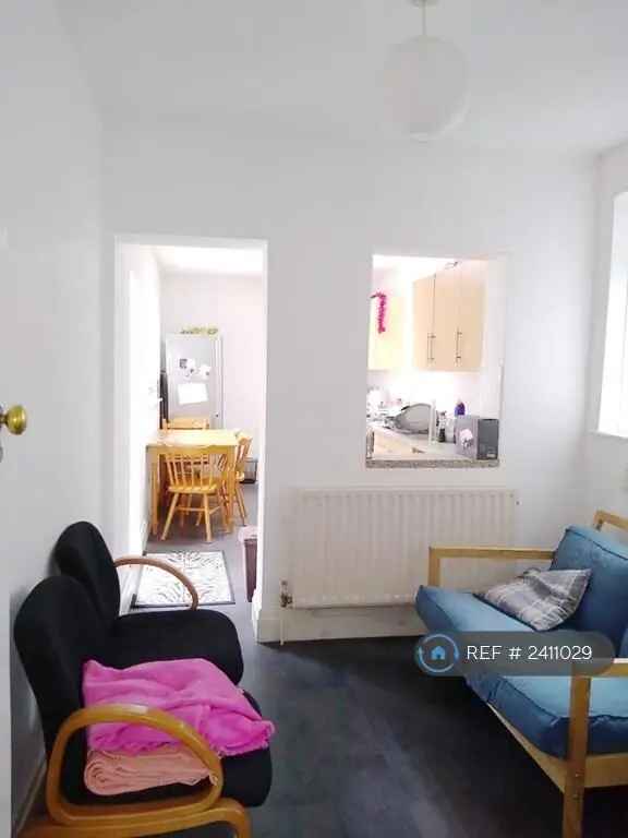 5 Bedroom Semi Detached House Near Bristol University