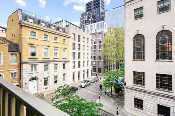 City Centre 2-Bedroom Apartment  Luxury Period Conversion