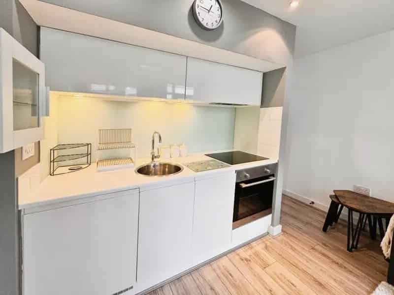 1 Bedroom Flat For Sale City Centre Secure Parking Balcony