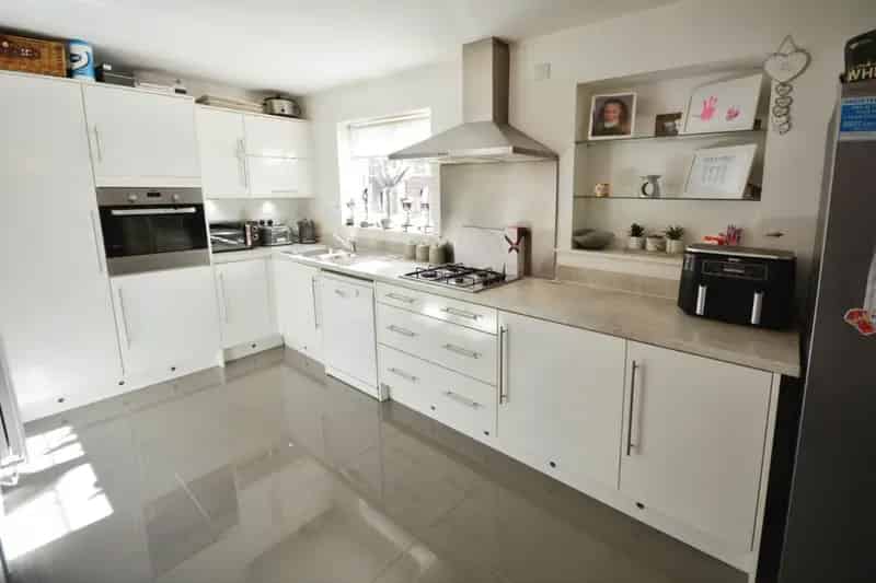3 Bedroom Detached House For Sale With Planning Permission