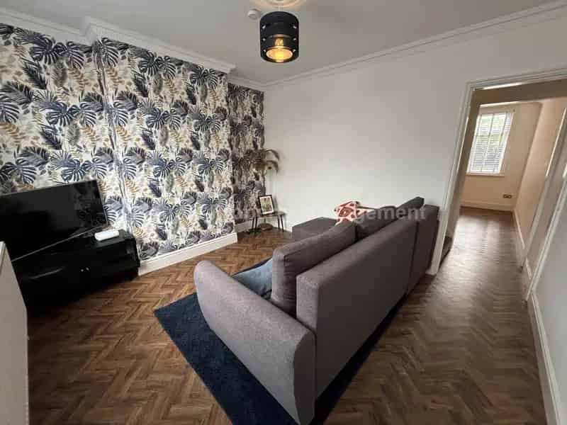 3 Bedroom Semi-Detached House to Rent