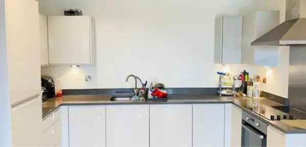 2 Bed 2 Bath Apartment Near Lampton Park Hounslow