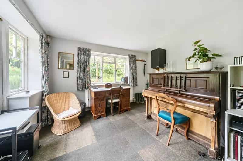 5 Bedroom Detached House for Sale in Churt