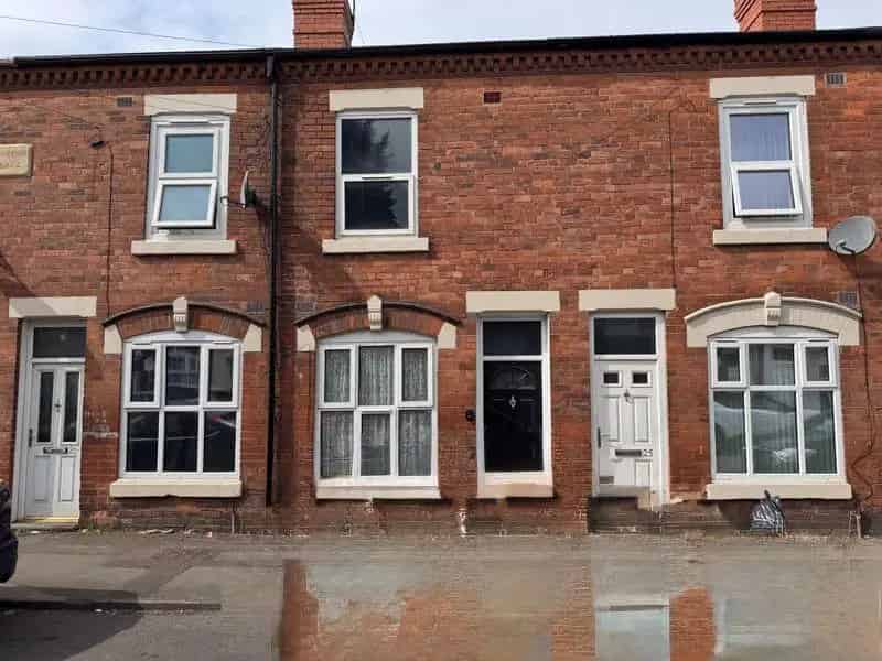 3 Bedroom Terraced House for Sale at Auction