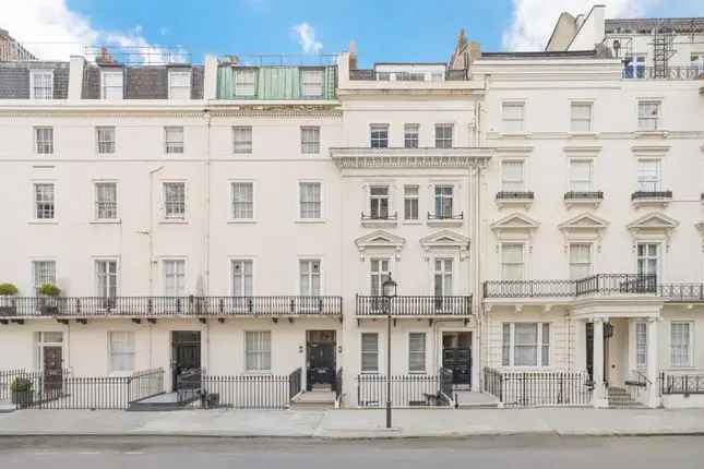 Luxury Belgravia Triplex Apartment 5 Beds 4 Baths