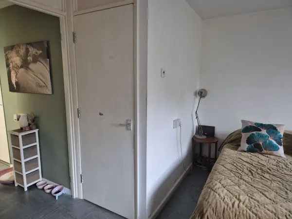 Flat For Rent in Epping Forest, England