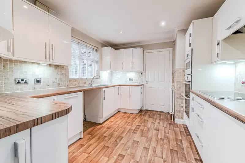 3-Bedroom Detached Bungalow with Double Garage and Large Garden