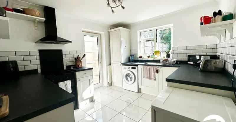 3 Bedroom House For Sale Near Lee Train Station