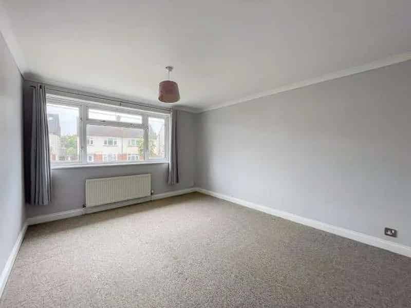 3 Bed End Terrace House for Sale Near Amenities and Schools