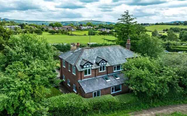 1930s Five-Bedroom Detached House for Sale
