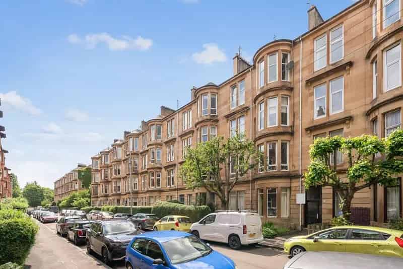 2 Bedroom Flat for Sale in Battlefield Glasgow