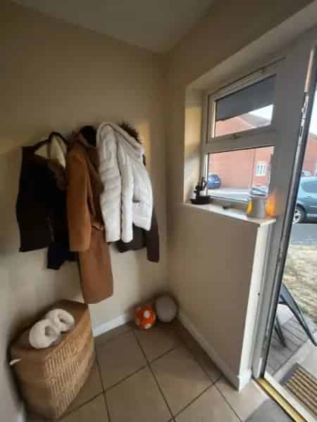 3 Bed House Large Kitchen Garden Driveway