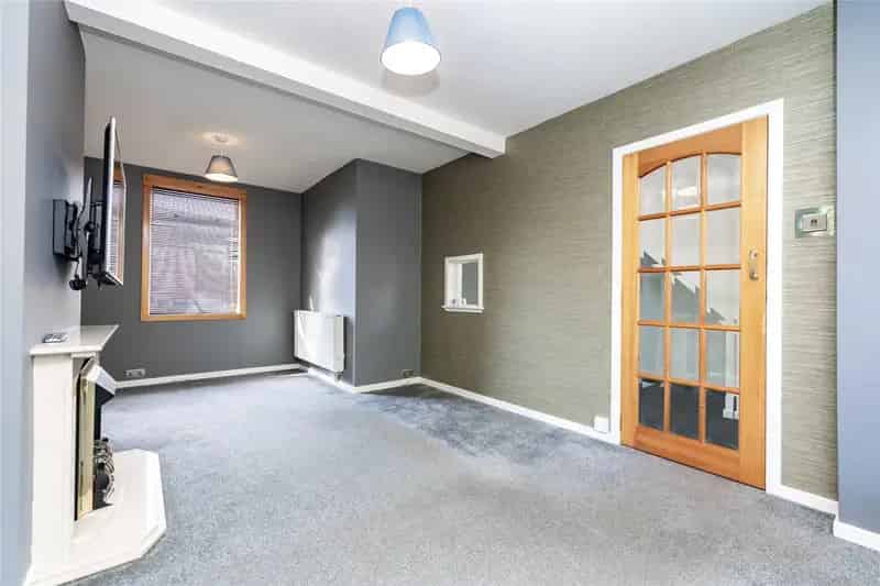 Stylish 2-Bed Terraced Home in City Location