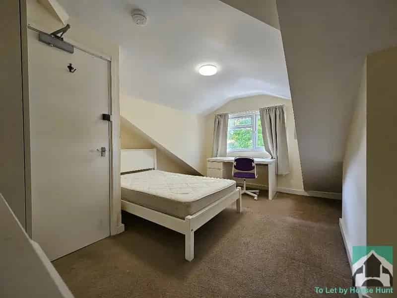 5 Bedroom House Near University of Birmingham