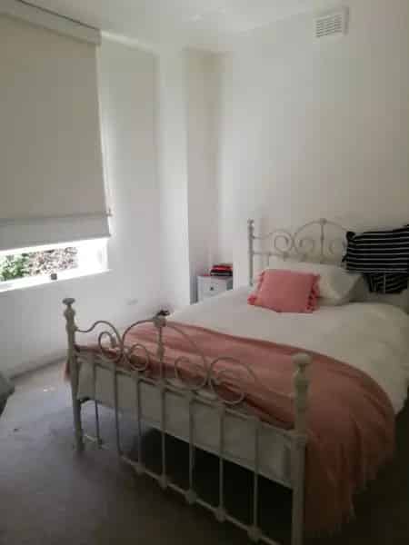 One Bedroom Georgian Property Near Haggerston Station