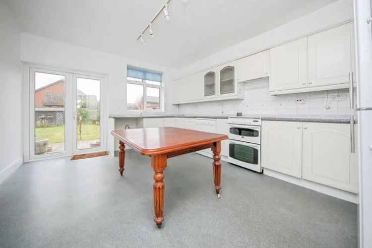2-Bed Detached Bungalow North Ipswich - Close to Hospital and Shops