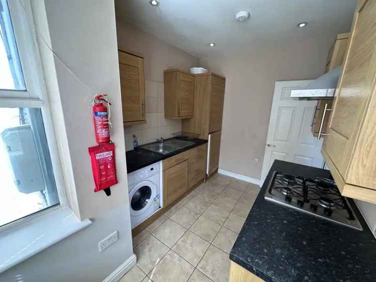 3 Bedroom Townhouse for Professionals - Available June 2025