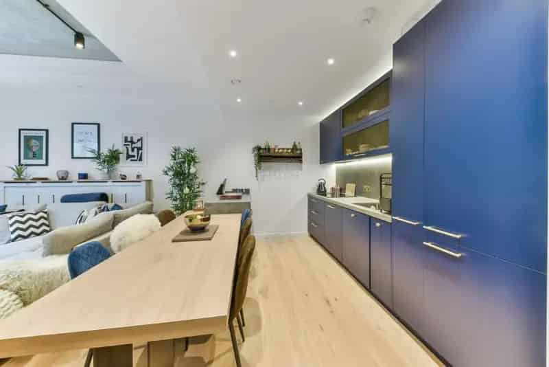 2 Bedroom Apartment with Balcony and Amenities
