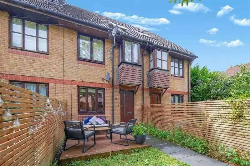 1 bed flat for sale