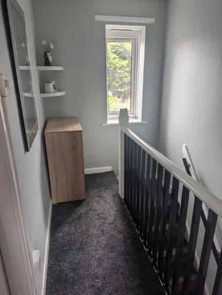 2 Bedroom House with Driveway and Garden