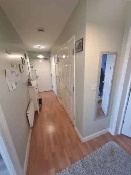 2 Bed First Floor Flat with Parking Near Shops and Schools