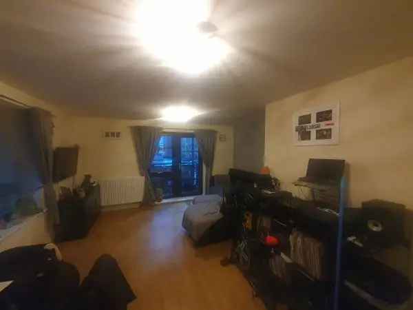 Flat For Rent in Rushmoor, England