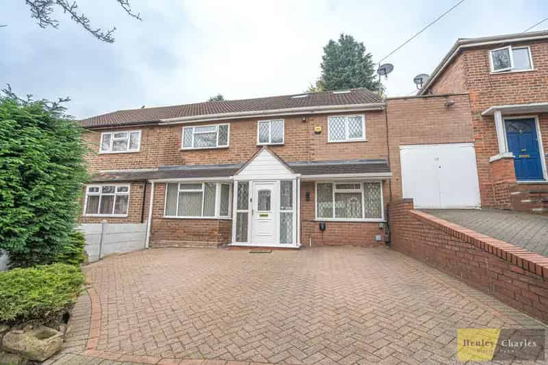 6 Bedroom Semi Detached House For Sale
