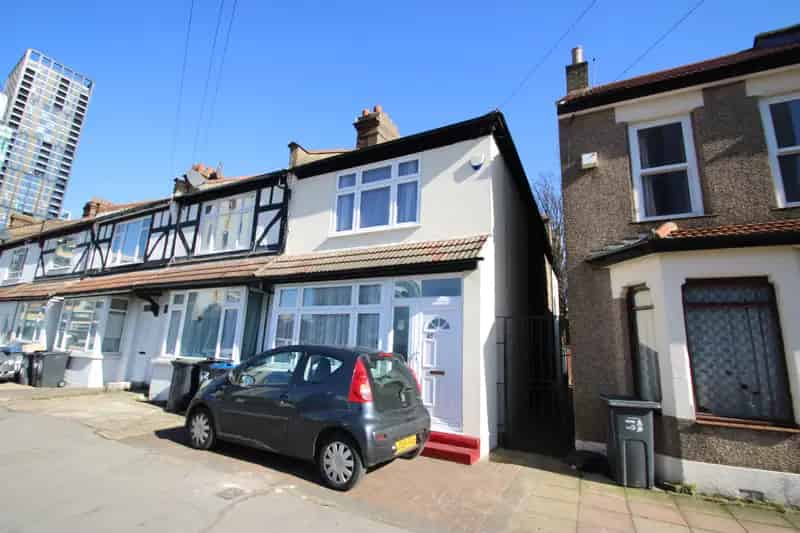 3 Bedroom House Croydon Edridge Road - Private Garden & Driveway