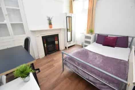 4 Bedroom House Cardiff 172m² 2 Bathrooms Students 2025 26