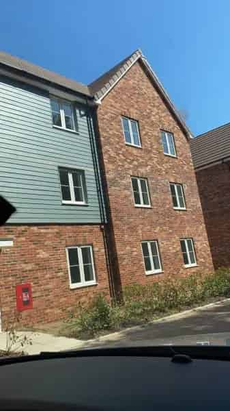 New Build Second Floor Flat Large Rooms Pets Allowed