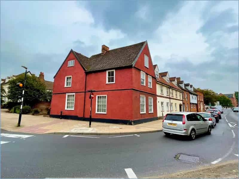 17th Century Grade II Listed Office Building For Lease or Sale