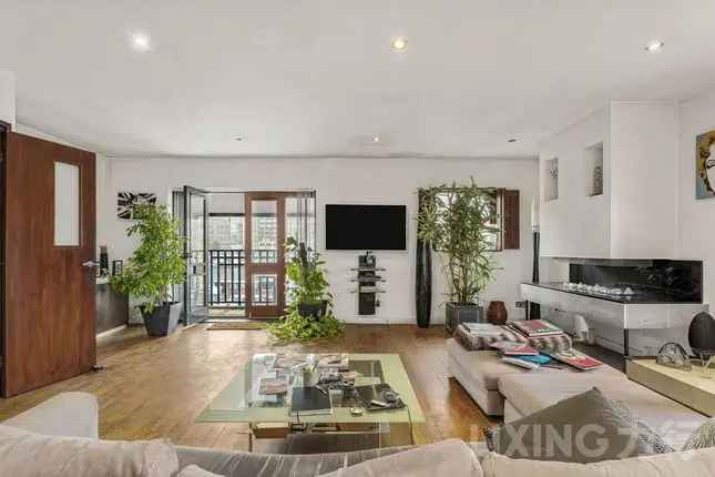 Semi-detached house for sale in Bridge House Quay, Canary Wharf E14