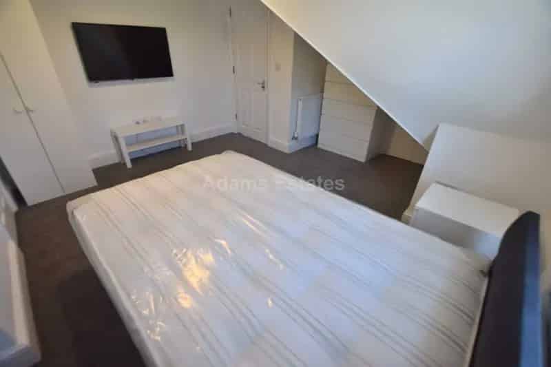 8 Bedroom En Suite House Share All Bills Included