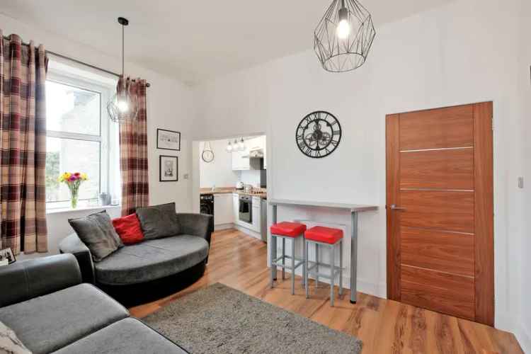 Stylish 1-Bedroom Flat in Aberdeen City Centre - Modern and Ready to Move Into