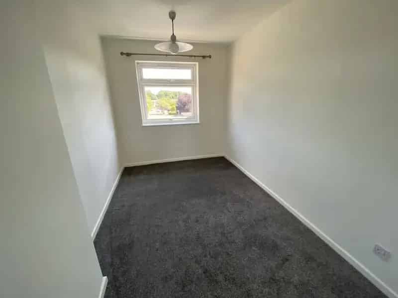 2 bedroom Flat
 To Rent