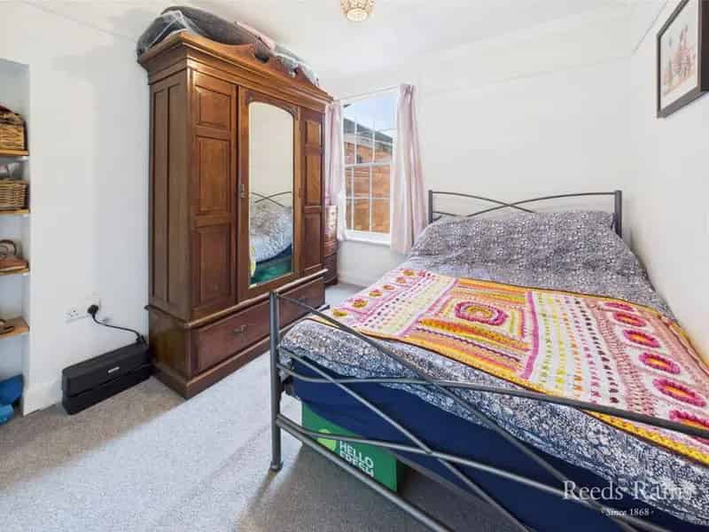 3 Bedroom Mid Terrace House For Sale Scarborough