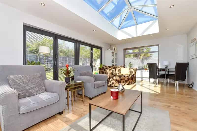 3 Bedroom Detached Bungalow Near Beach