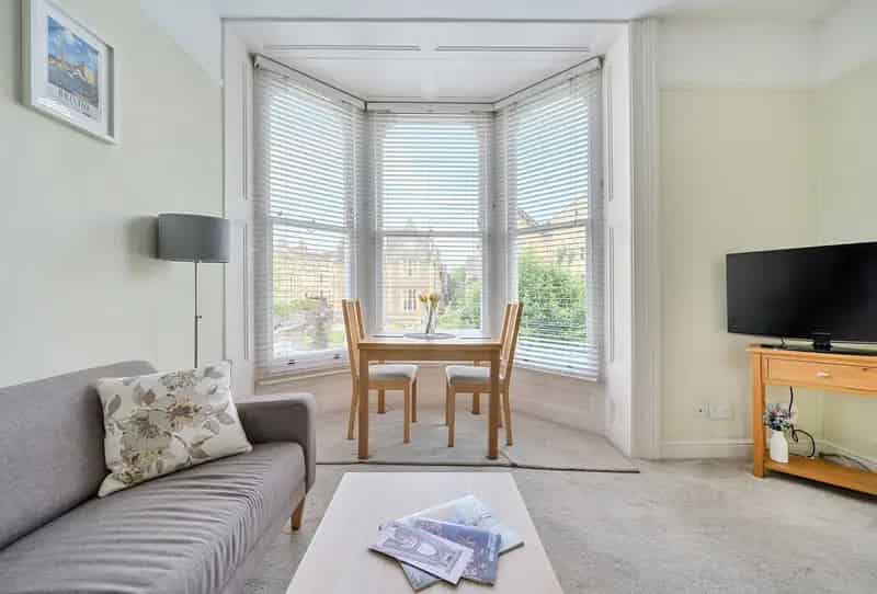 2 Bedroom Apartment for Sale No Onward Chain