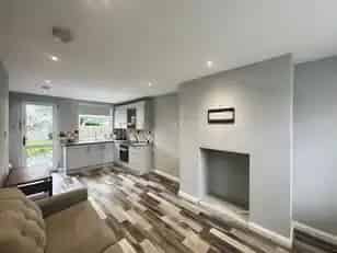 Stylish End Terrace House 3 Bedrooms Modern Bathroom