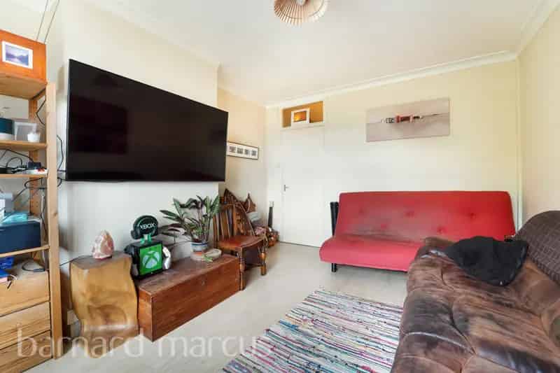 Two Double Bedroom Flat Tooting Near Tooting Broadway Tube