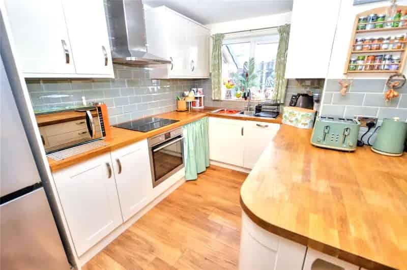 Three Bedroom Detached House in Adel, Leeds