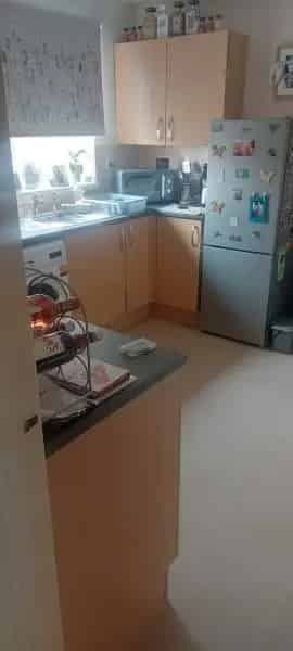 1 Bed Flat Dogsthorpe Private Entrance Off Road Parking New Kitchen