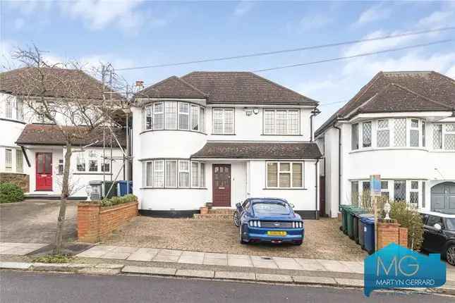 Spacious Detached Family Home 2000 sq ft 4 Double Bedrooms London NW7