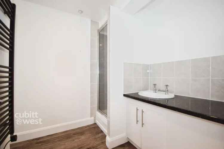 2 Bedroom Maisonette To Rent Near Transport Links