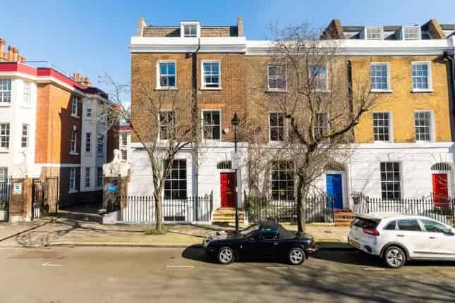 Five Storey End of Terrace Home College Cross London